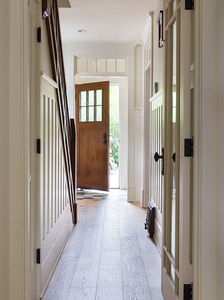 Interior vertical